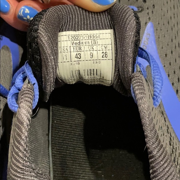 Brooks running sneakers - Picture 2 of 4